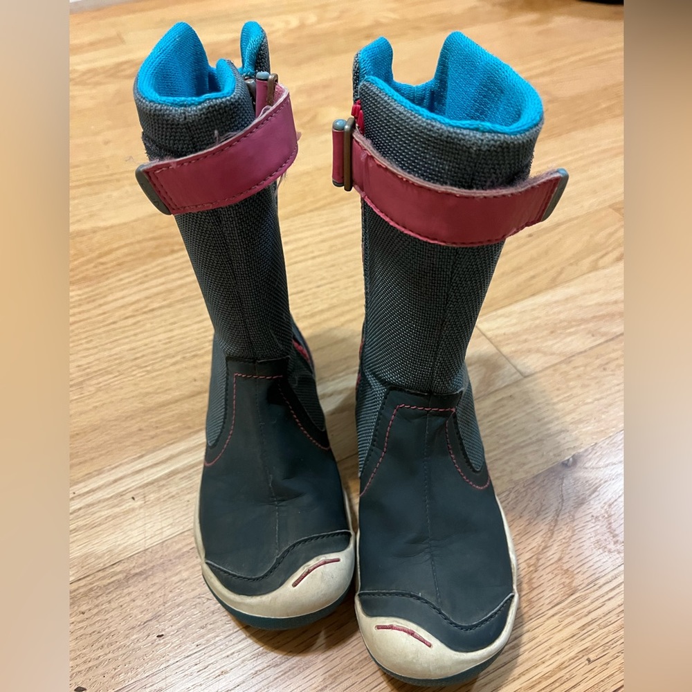 Plae kids rain boots size 10